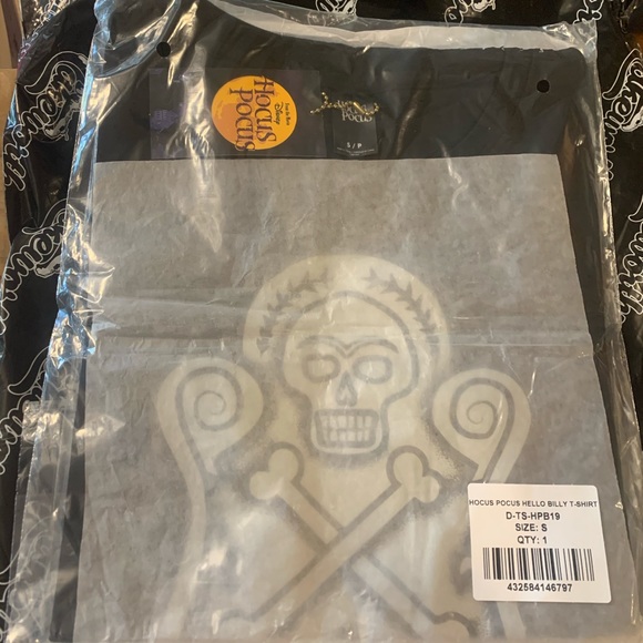 NWT Cakeworthy halloween Shirt - Picture 3 of 3